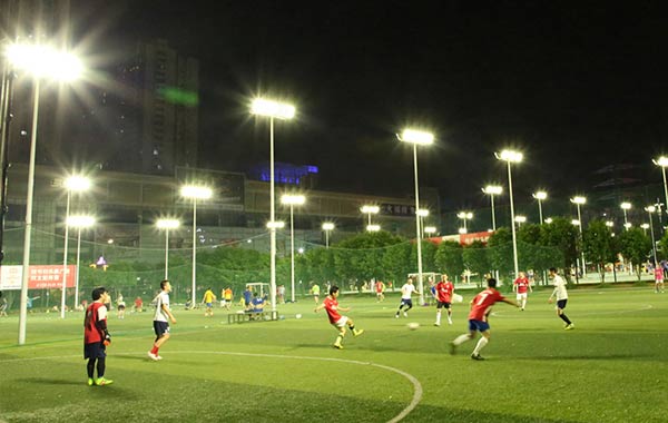 40 set di proiettori a LED nello stadio di calcio In cina