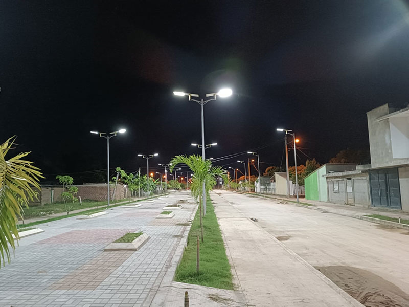 136_Sets_of_Solar_Street_Light_Park_Project_in_Colombia-3.jpg