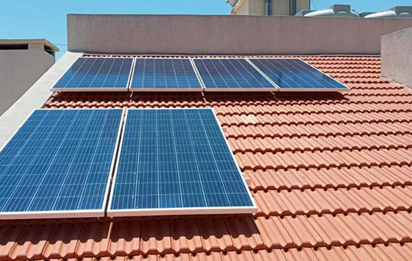 100 set di sistemi di energia solare domestici Off-grid a Mauritius