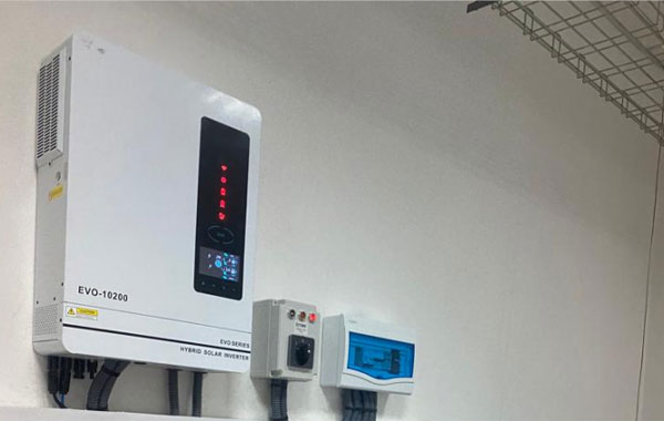 80 set di inverter ibridi nella repubblica democratica del Congo