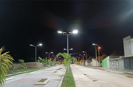 Produttore di lampioni solari All-in-One che pavimenta la via per le città intelligenti