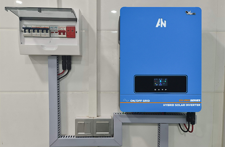 Potenziamento delle aziende: sistemi di Inverter solari ibridi per applicazioni commerciali