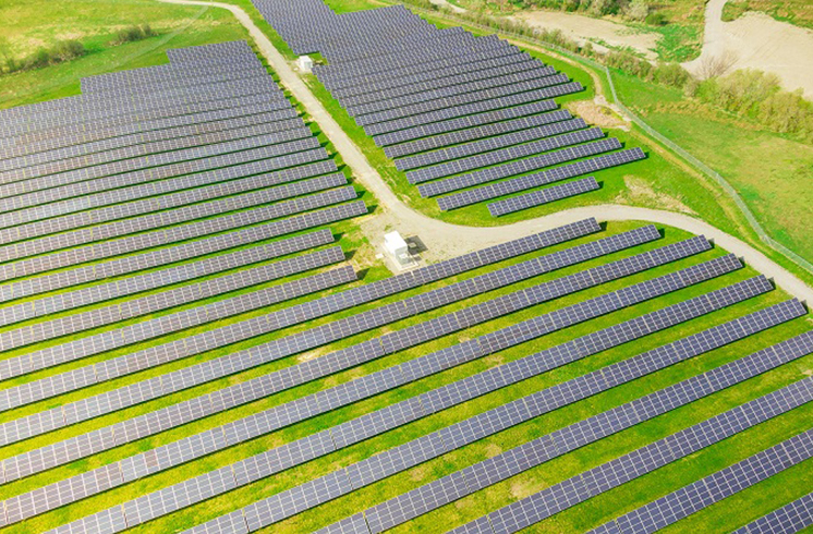 Massimizza l'utilizzo dell'energia solare con pannelli solari fotovoltaici