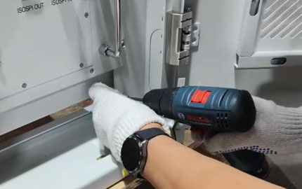 Installazione di sistema commerciale di accumulo di energia a batteria al litio da 60KWH 16