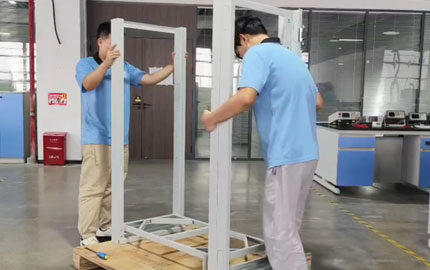 Installazione del sistema di accumulo energetico commerciale con batteria al litio da 60KWH 2