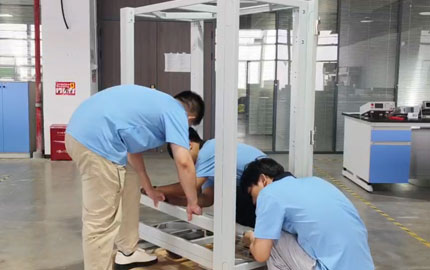 Installazione del sistema commerciale di accumulo di energia con batteria al litio da 60 kWh 5
