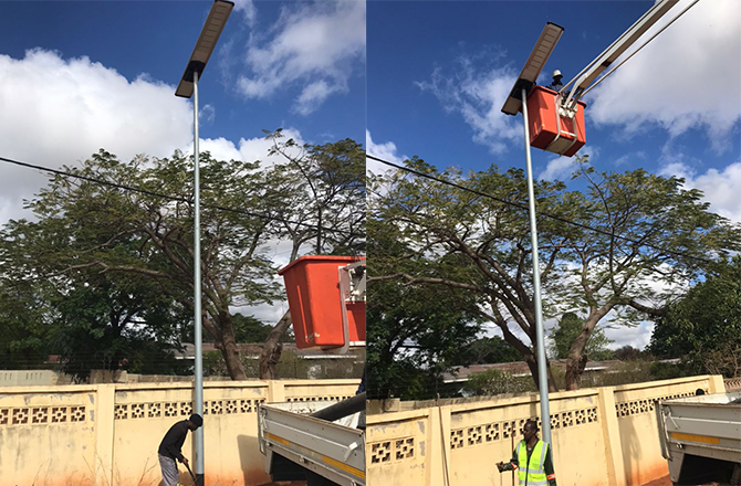 Lampade solari stradali Anern SLZ-150W installate a 9,5 m nel progetto di strada pubblica in Botswana