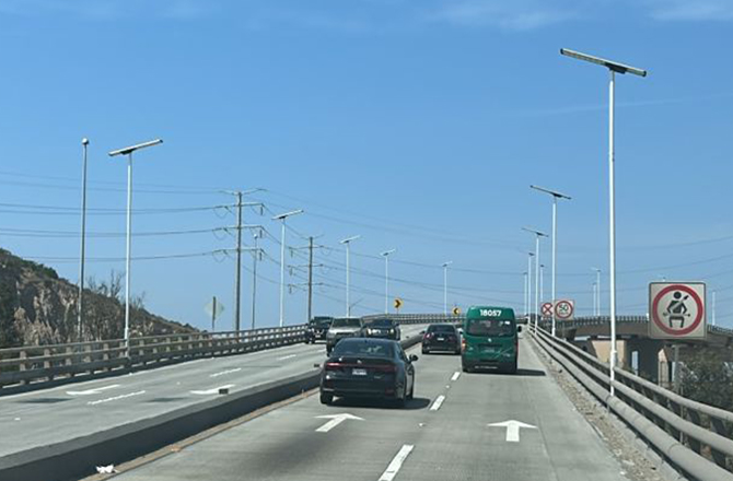 Anern 68 set di lampioni solari SLZ‑120W nel progetto di illuminazione comunitaria in Messico