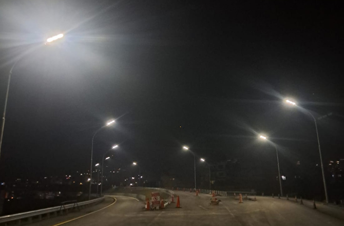 Anern 60 set di lampioni solari SLV-120W nel progetto di illuminazione municipale in Nepal